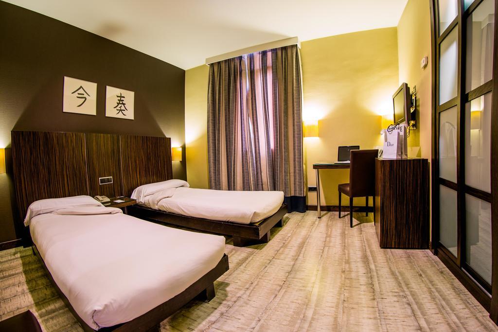 Hotel Arosa マドリード エクステリア 写真