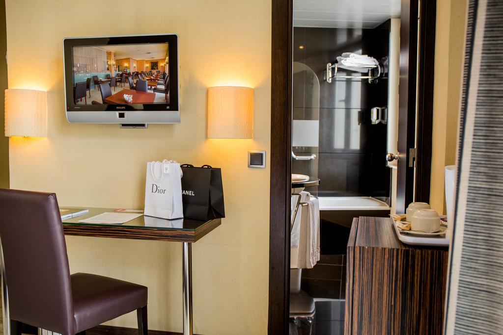 Hotel Arosa マドリード エクステリア 写真